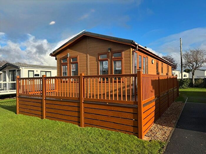 3 Bedroom Park Home For Sale In Hook Lane, Warsash, Southampton, SO31