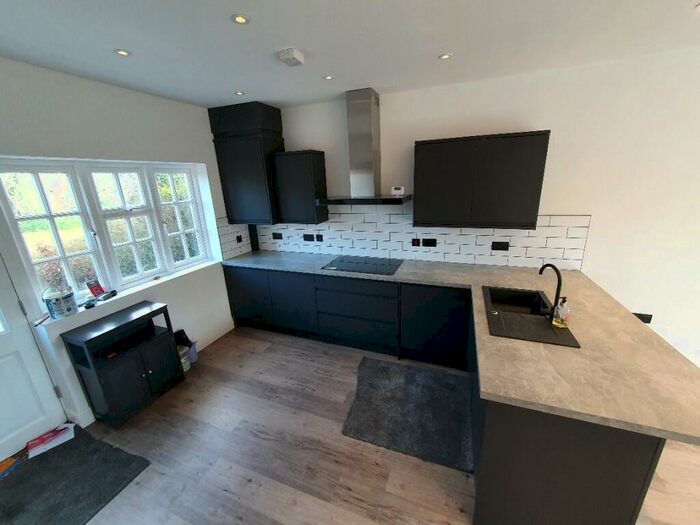 2 Bedroom End Of Terrace House To Rent In The Square, Birmingham, B17