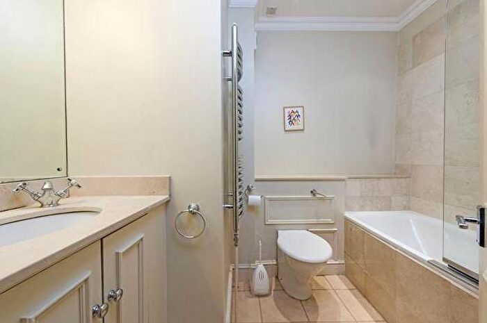 1 Bedroom Flat To Rent In Conduit Street, Mayfair, London, W1S