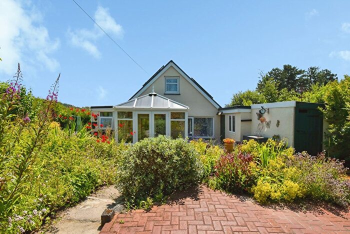 2 Bedroom Cottage For Sale In Llandeilo Road, Llandybie, Ammanford, Carmarthenshire, SA18