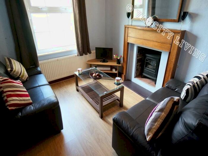 2 Bedroom House To Rent In The Crescent, Bangor, Gwynedd, LL57
