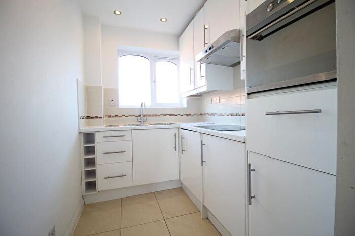 1 Bedroom Flat To Rent In Vicarage Close, Northolt, UB5
