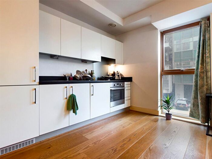 Apartment To Rent In Pullman Haul, New England Road, BN1