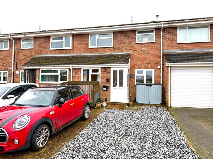 4 Bedroom Terraced House For Sale In Elm Close, Bordon, Hampshire, GU35