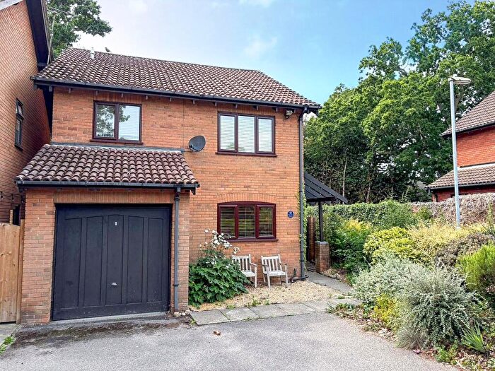 4 Bedroom Detached House For Sale In High Oaks Close, Locks Heath, Southampton, Hampshire, SO31