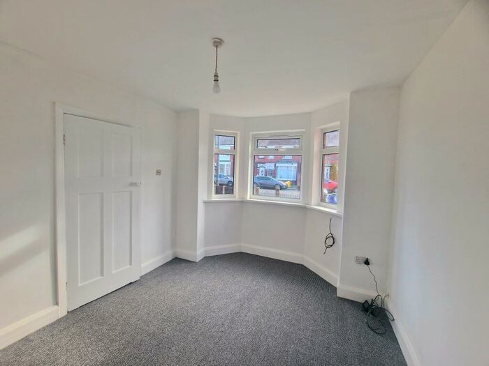 3 Bedroom House To Rent In Springwell Lane, Balby, Doncaster, DN4