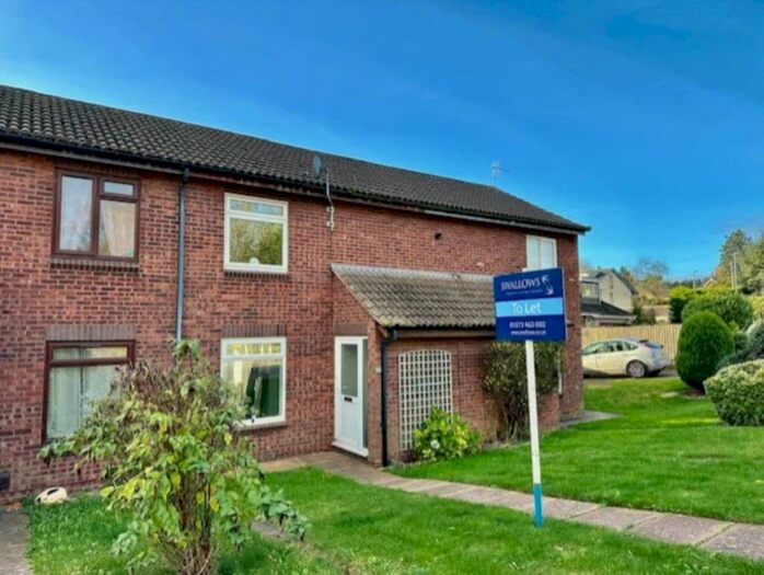 2 Bedroom Semi-Detached House To Rent In Stonebridge Drive, Frome, BA11