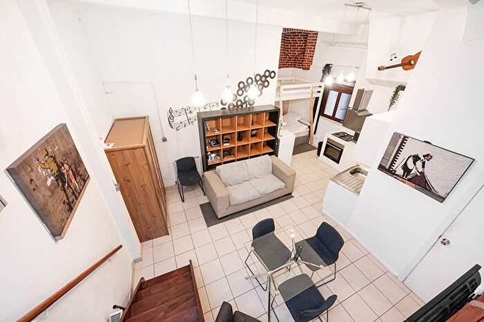 Studio To Rent In Hatton Wall, Clerkenwell, London, EC1N