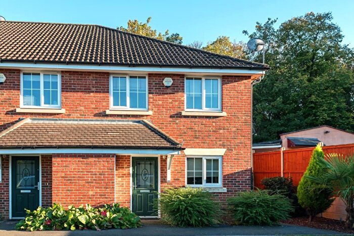 3 Bedroom End Terrace House For Sale In Dudrich Close, London, N11