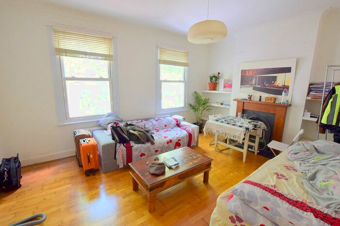 2 Bedroom Flat To Rent In Leytonstone Road, Stratford, E15