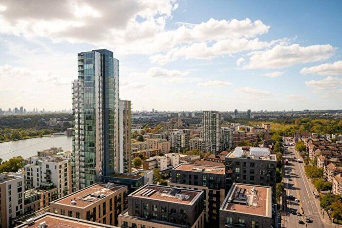 2 Bedroom Flat For Sale In Woodberry Down, Finsbury Park, N4