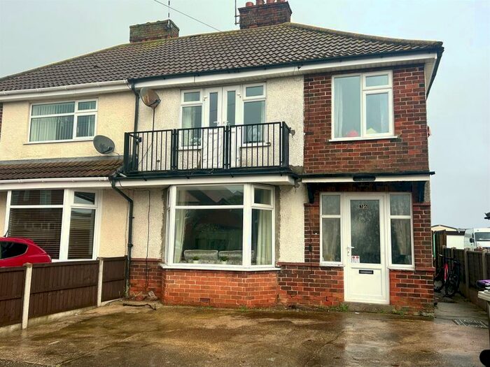 3 Bedroom Semi-Detached House For Sale In Seathorne Crescent, Skegness, PE25