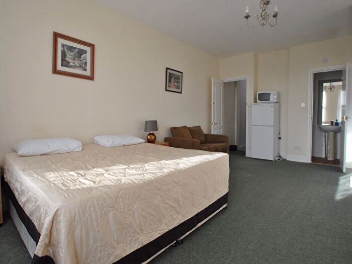 Studio To Rent In Uxbridge Road, W3