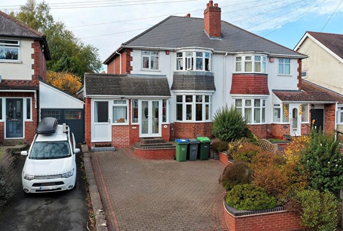 3 Bedroom Semi Detached House For Sale In Woodbourne Road, Bearwood, Birmingham, B67
