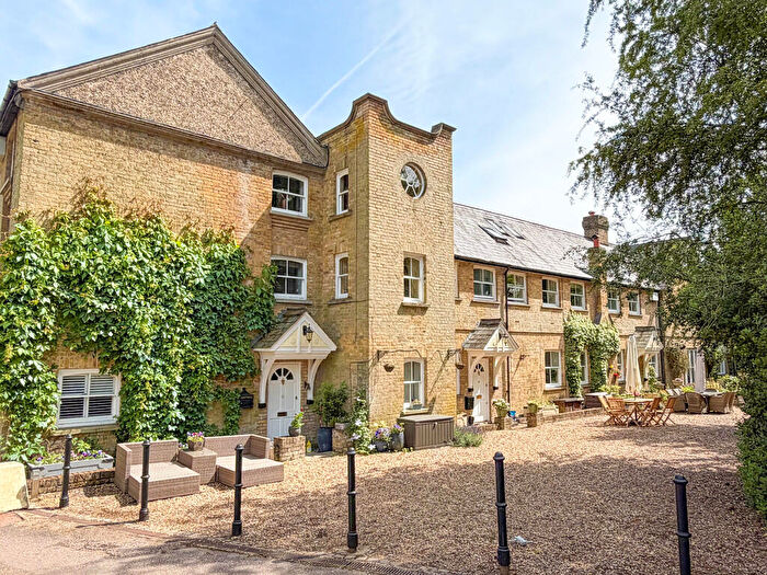 4 Bedroom End Of Terrace House To Rent In Courtyard Mews, Chapmore End, SG12