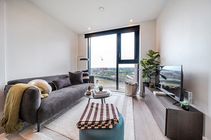 1 Bedroom Flat To Rent In Uncle Leeds, Whitehall Leeds ., LS12