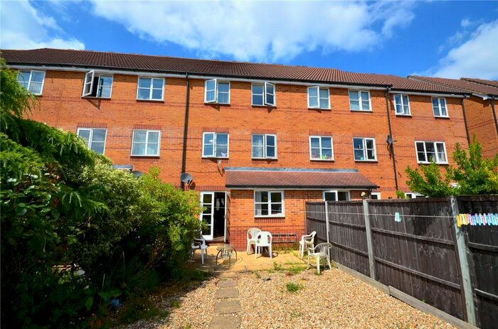 8 Bedroom Terraced House To Rent In Aspen Grove, Aldershot, Hampshire, GU12