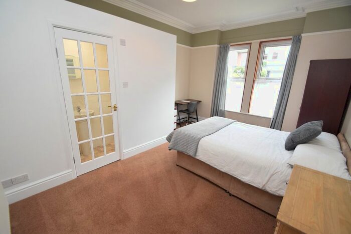 6 Bedroom Semi-Detached House To Rent In Avenue Road, Falmouth, TR11