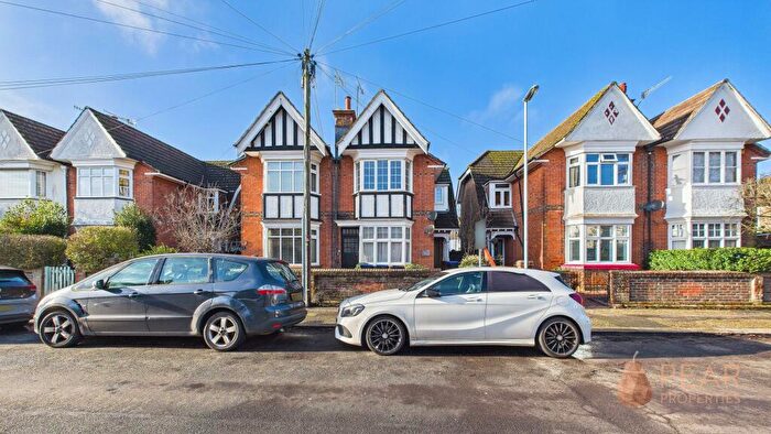 2 Bedroom Flat To Rent In Pembury Road, Worthing, BN14