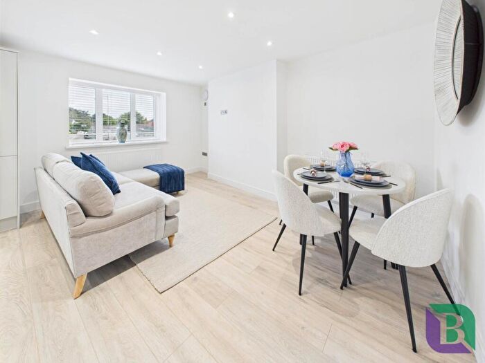3 Bedroom Duplex For Sale In High Street, Woburn Sands, MK17