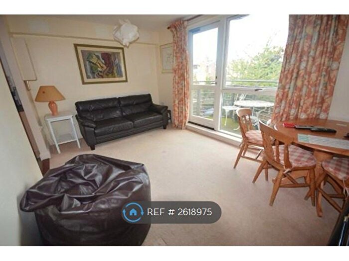 1 Bedroom Flat To Rent In Oaklands Court, London, W12