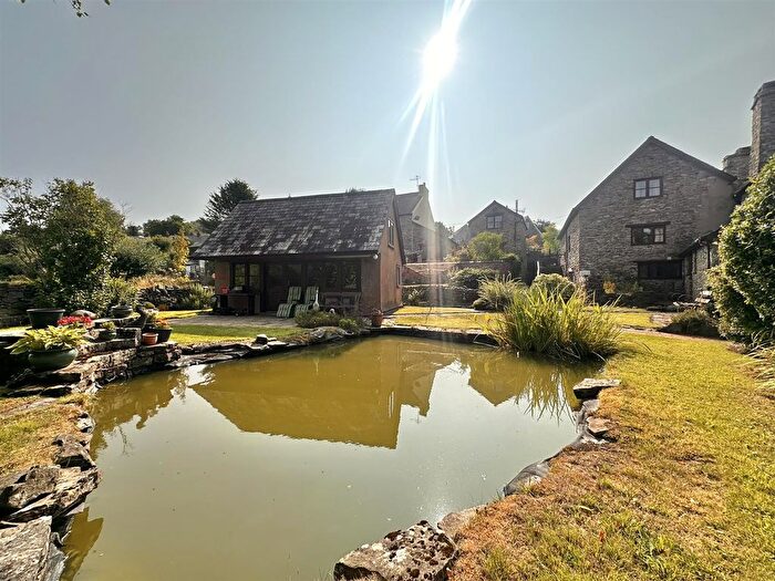 3 Bedroom Property For Sale In Mill Head, Bampton, Tiverton, EX16