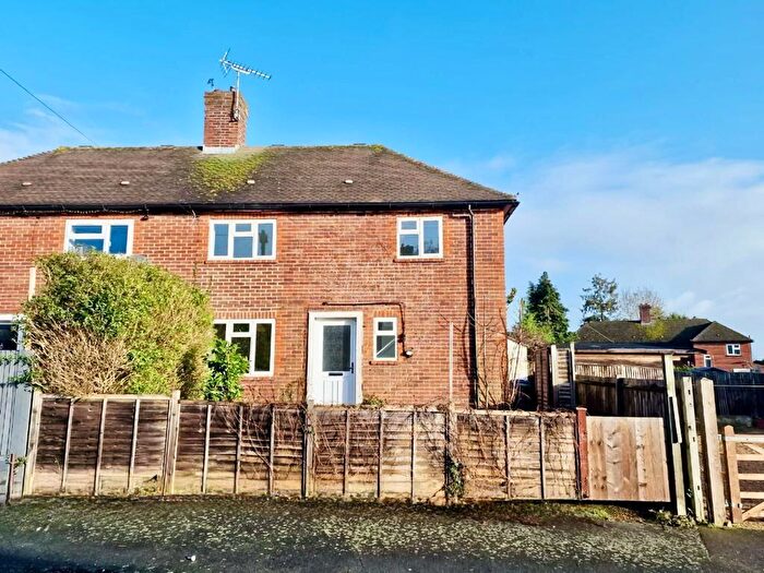 3 Bedroom Semi-Detached House To Rent In Newcome Road, Farnham, GU9