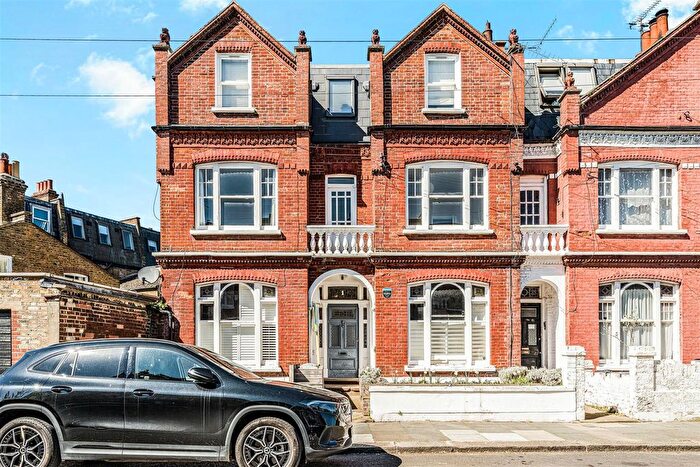 2 Bedroom Flat For Sale In Bovingdon Road, Fulham, SW6