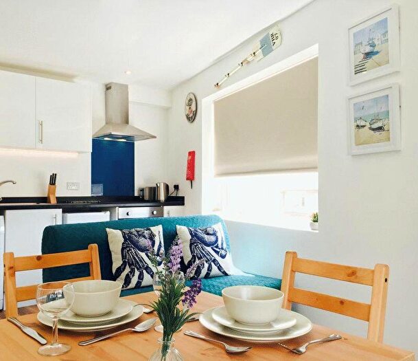 1 Bedroom Flat To Rent In One Bedroom Apartment Available January - Christchurch Road, Bournemouth, BH7