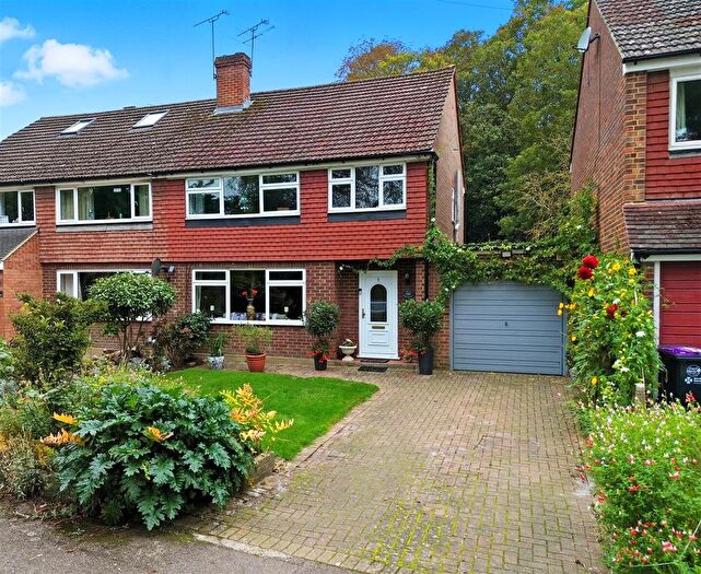 3 Bedroom Semi Detached House For Sale In Hoddesdon Road, Stanstead Abbotts, SG12