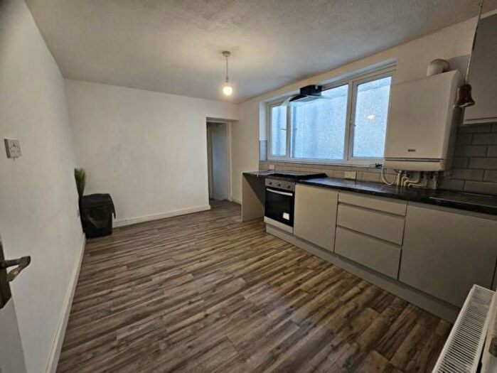 1 Bedroom Flat To Rent In Neath Road, Hafod, Swansea., SA1