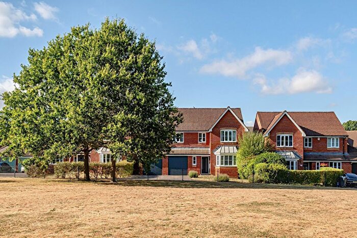 4 Bedroom Detached House For Sale In Fruitfields Close, Devizes, SN10