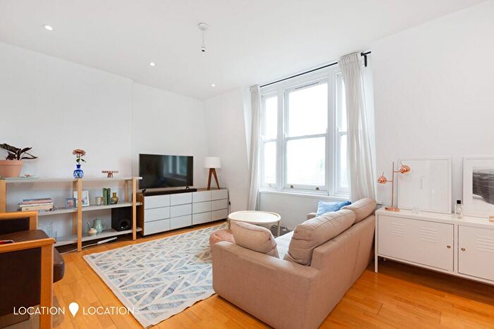 2 Bedroom Flat To Rent In Alkham Road, London, N16