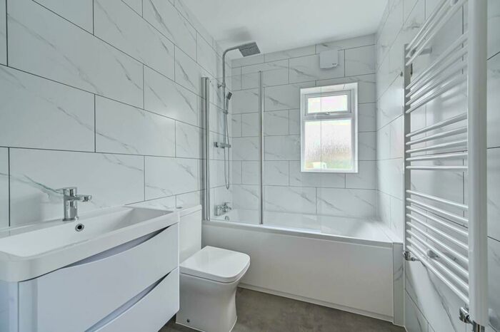 2 Bedroom Flat To Rent In Edmund Road, Mitcham, CR4