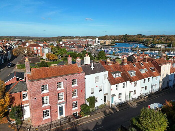3 Bedroom Town House For Sale In Nelson Place, Lymington, SO41