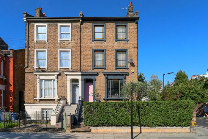 3 Bedroom End Of Terrace House To Rent In Lyndhurst Way, London, SE15