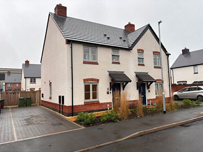 3 Bedroom Semi-Detached House For Sale In Martin Close, Whetstone, Leicester, LE8