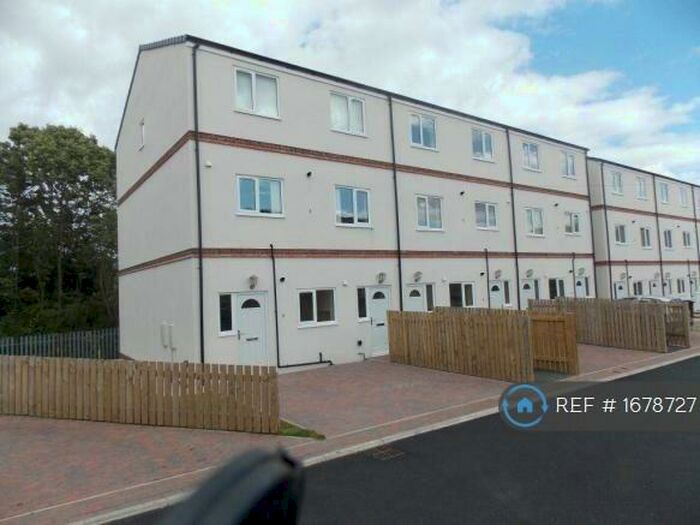 1 Bedroom Flat To Rent In Eaglesfield Drive, Bradford, BD6