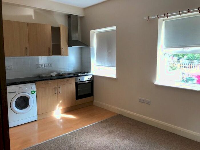 1 Bedroom Flat To Rent In Flat, Dale Road, Luton, LU1
