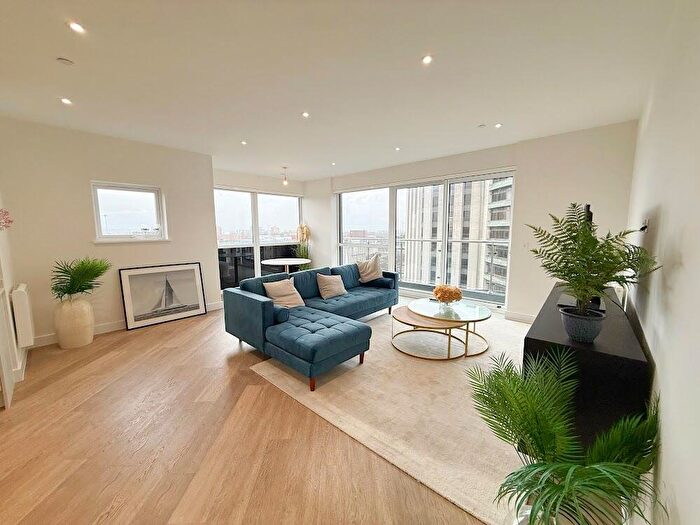 3 Bedroom Apartment For Sale In Canaway Court, Wimborne Road, Poole, BH15