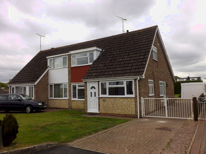 3 Bedroom House To Rent In Covingham, SN3