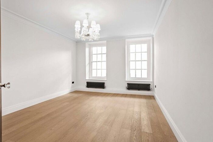 4 Bedroom Flat To Rent In St Mary Abbots Court, Warwick Gardens, Kensington, London, W14