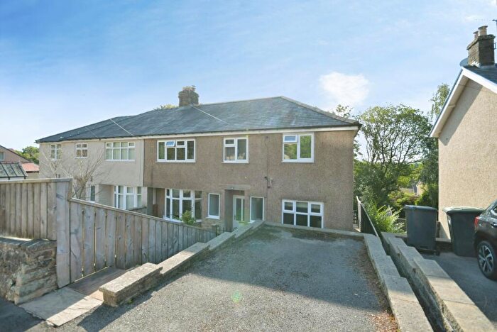 3 Bedroom Semi Detached House For Sale In Corbar Road, Buxton, Derbyshire, SK17