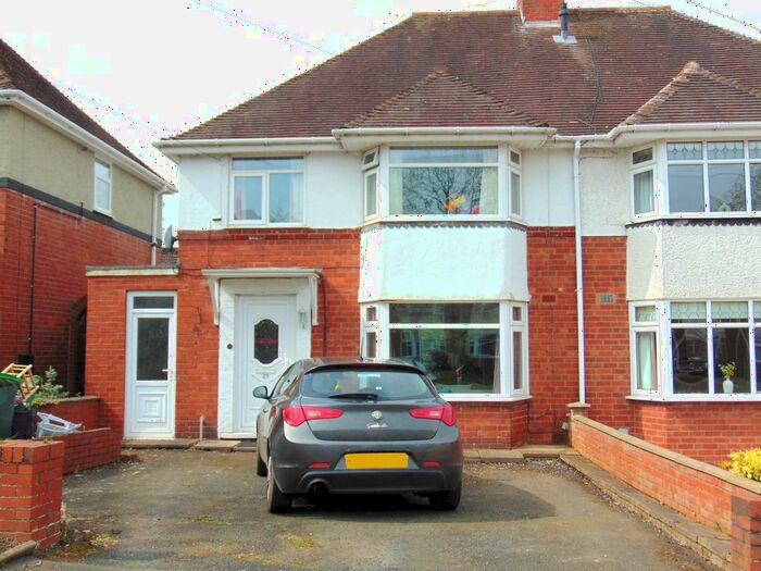 3 Bedroom Semi-Detached House To Rent In Hurst Road, Birmingham, B67