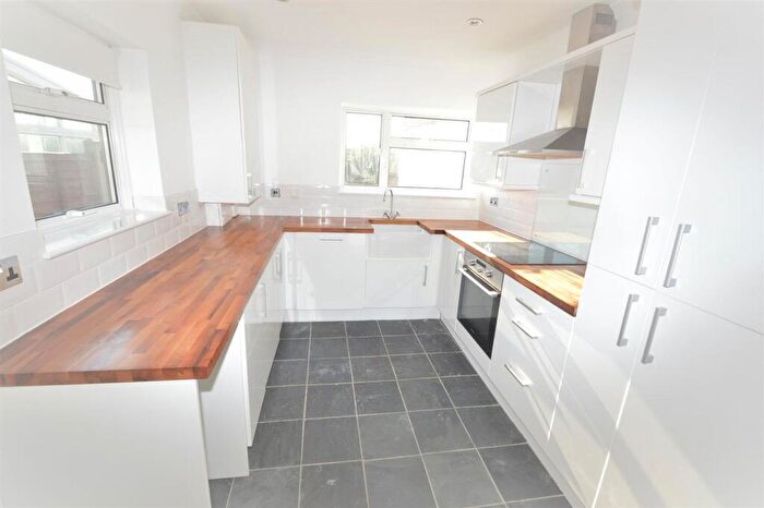 2 Bedroom Property To Rent In Kingswood Road, London, IG3