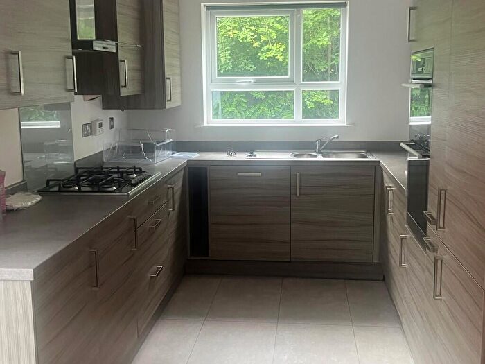 4 Bedroom Semi-Detached House To Rent In Mallow Drive, Salford, M7