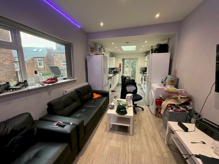 8 Bedroom Semi-Detached House To Rent In Lenton Boulevard, Nottingham, Nottinghamshire, NG7