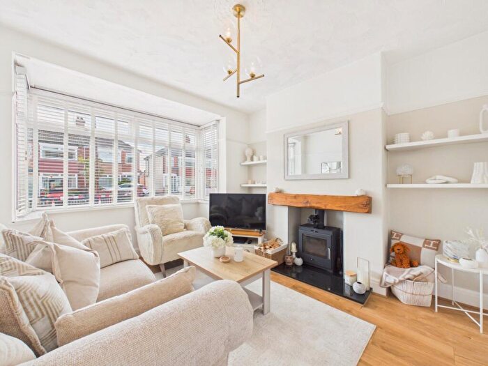 3 Bedroom Terraced House For Sale In Bernadette Avenue, Hull, HU4