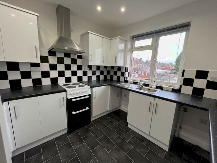 3 Bedroom Flat To Rent In Gorsy Road, Quinton, Birmingham, B32