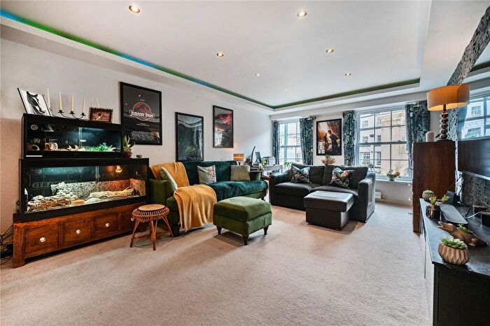 2 Bedroom Apartment For Sale In Agincourt Square, Monmouth, Monmouthshire, NP25